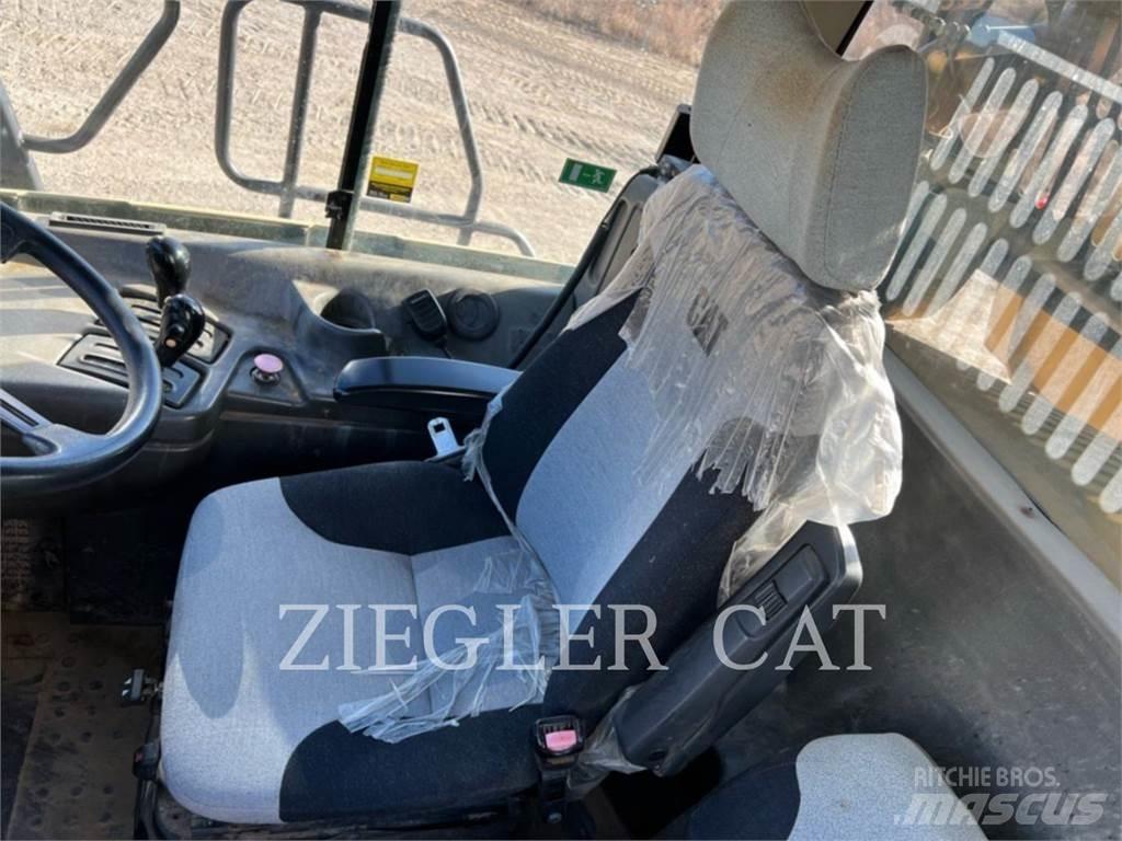 CAT 725 Karjeriniai savivarčiai