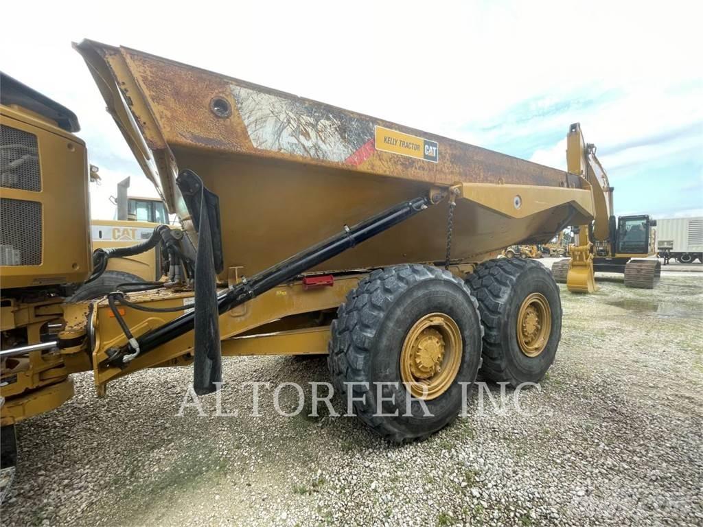 CAT 725C2 Karjeriniai savivarčiai