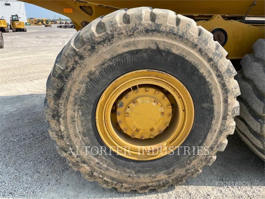 CAT 725C2 Karjeriniai savivarčiai