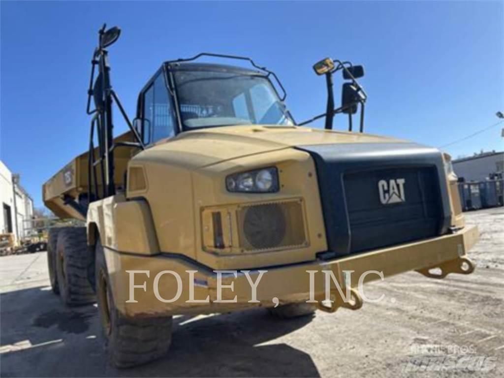 CAT 725C2 Karjeriniai savivarčiai