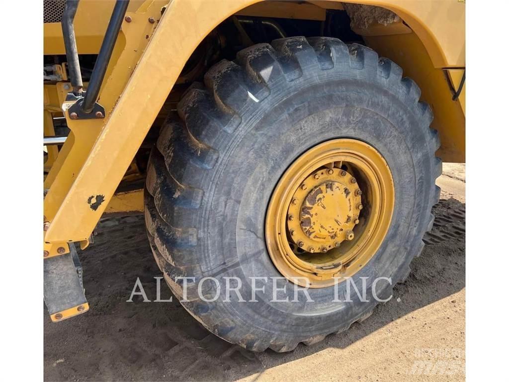 CAT 725C2 Karjeriniai savivarčiai