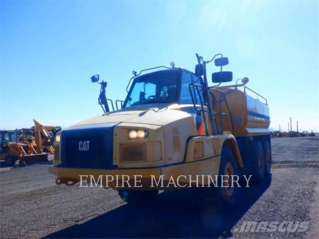 CAT 725C2 WT Vandens sunkvežimiai