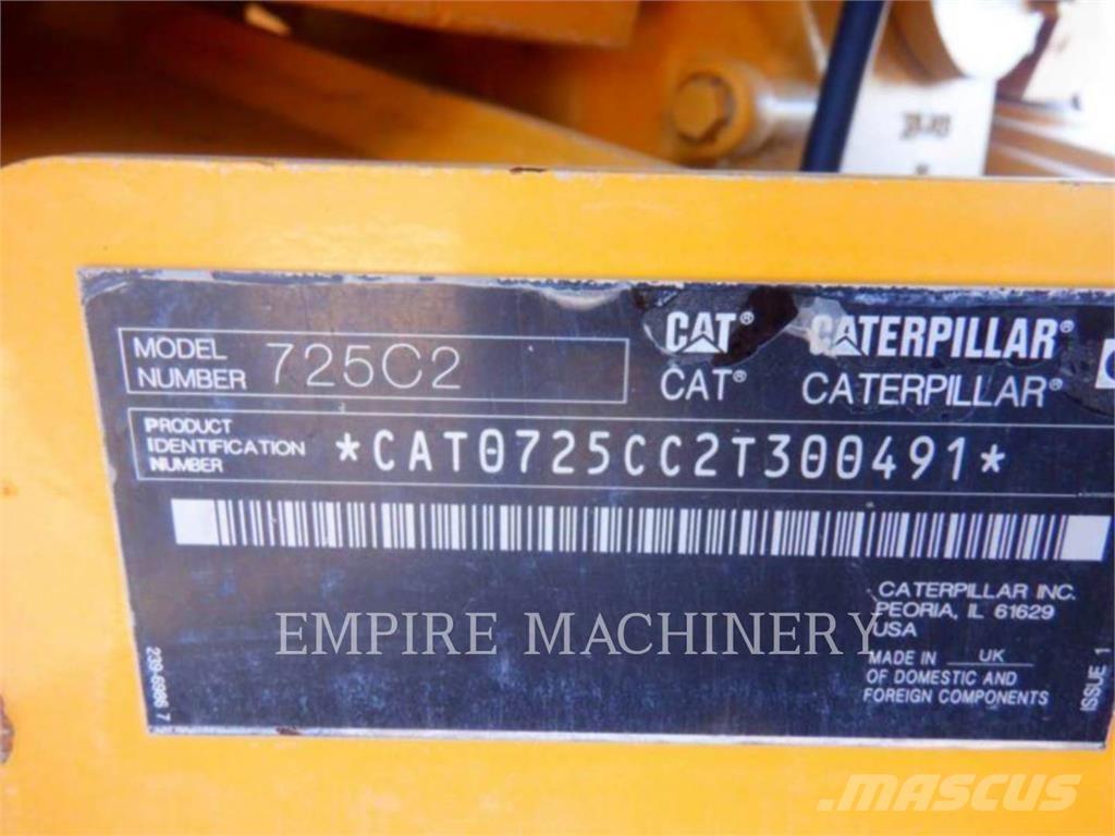 CAT 725C2 WT Vandens sunkvežimiai