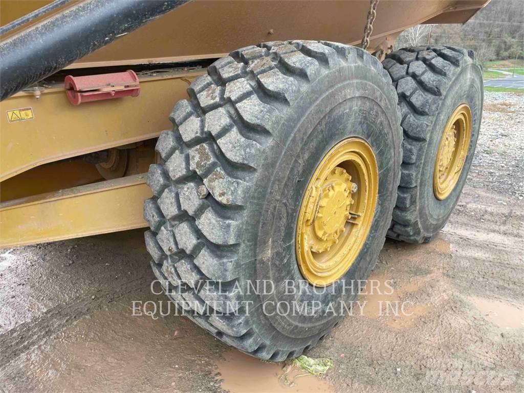 CAT 730-04 Karjeriniai savivarčiai