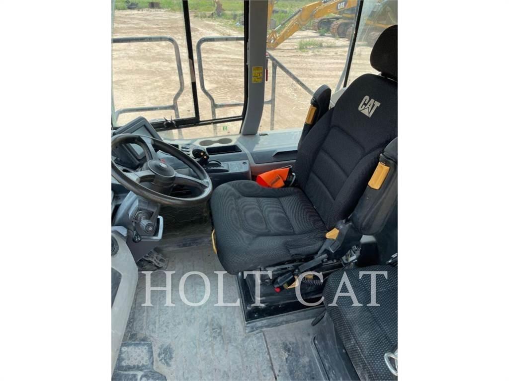 CAT 735 Karjeriniai savivarčiai