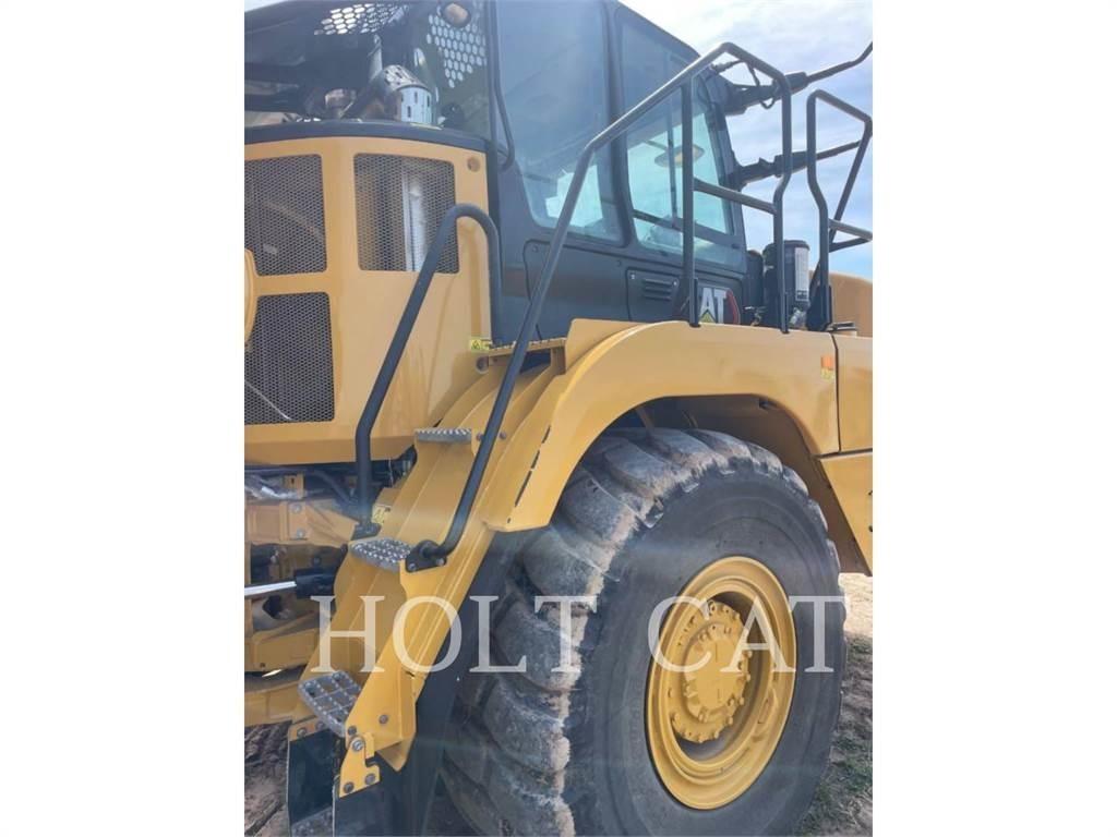 CAT 735 Karjeriniai savivarčiai