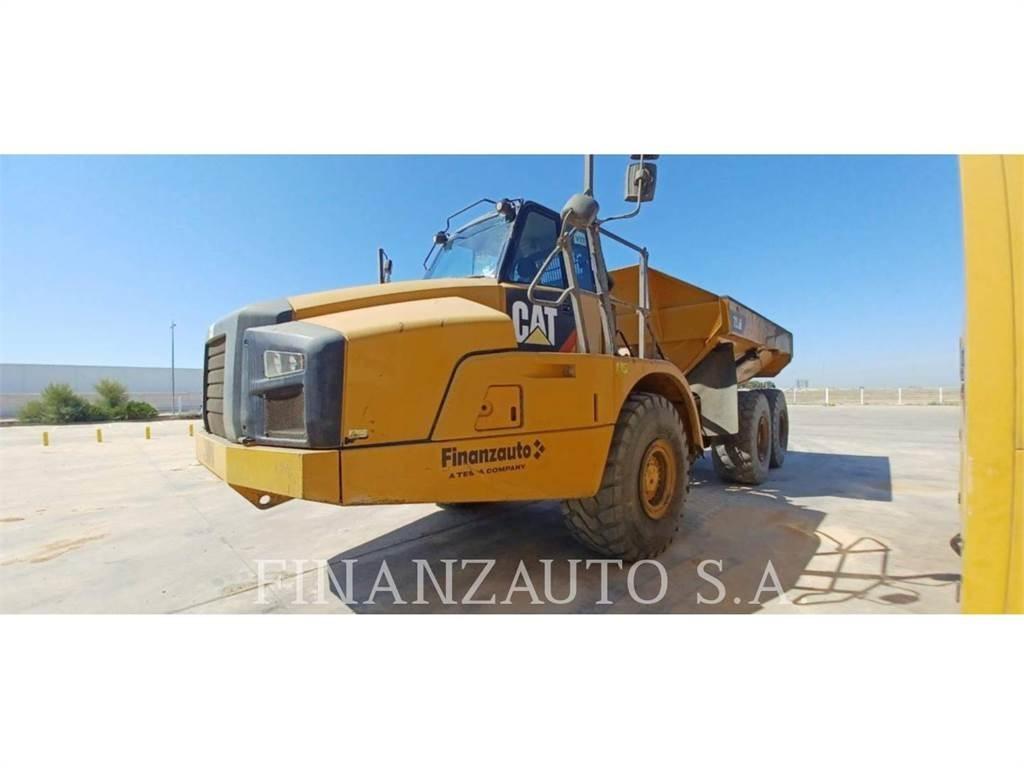 CAT 735B Karjeriniai savivarčiai
