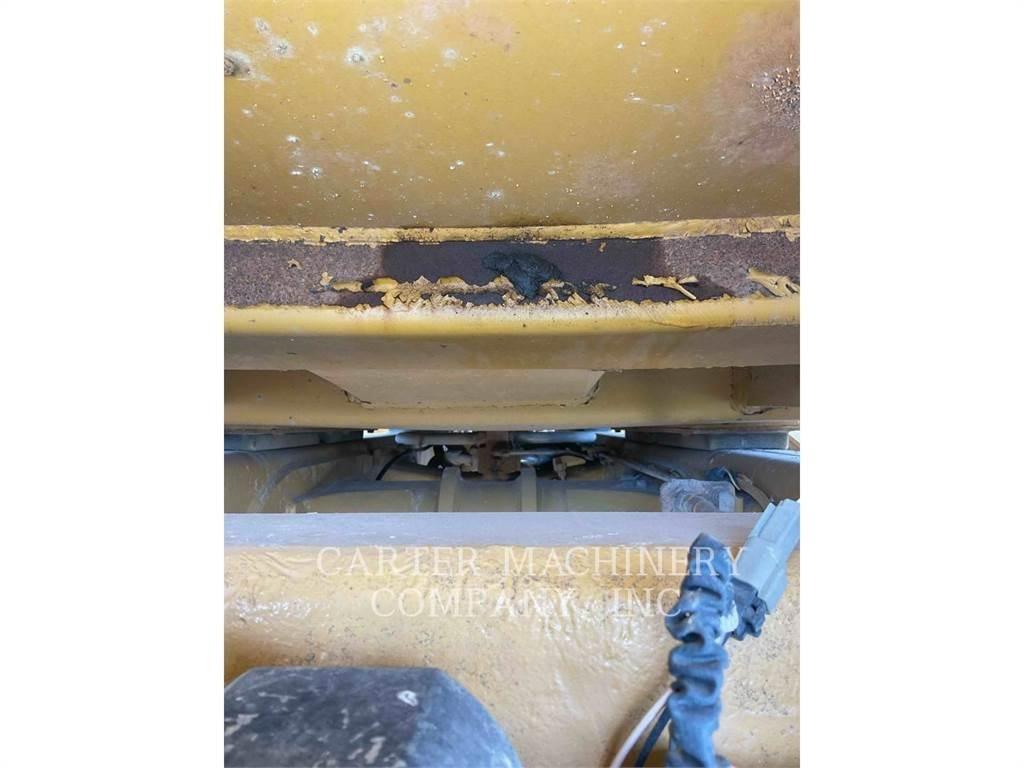 CAT 740 Karjeriniai savivarčiai
