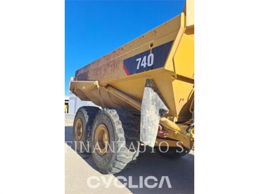 CAT 740 Karjeriniai savivarčiai