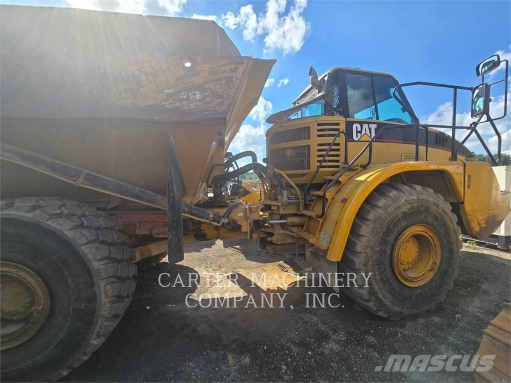 CAT 740 Karjeriniai savivarčiai