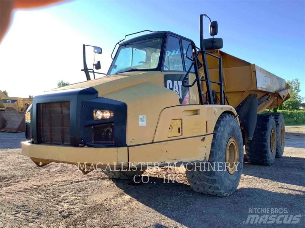 CAT 740B Karjeriniai savivarčiai