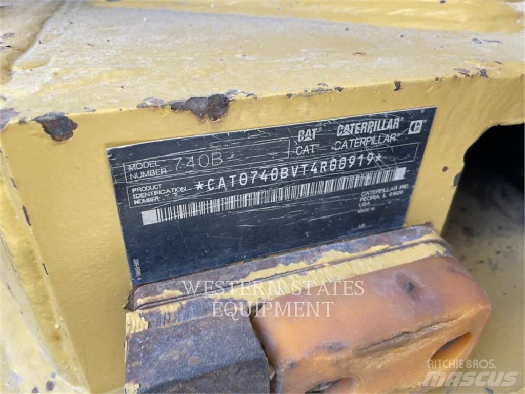 CAT 740B Karjeriniai savivarčiai