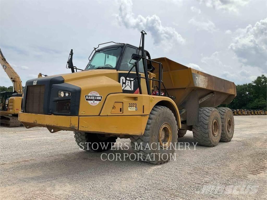 CAT 740B Karjeriniai savivarčiai