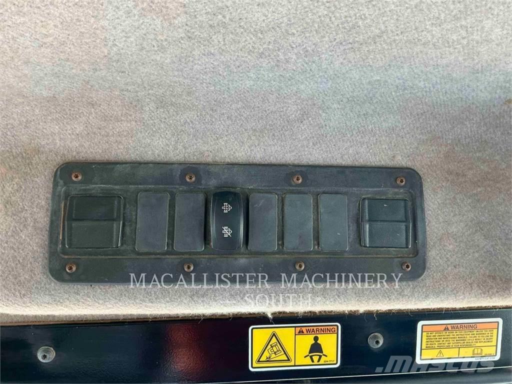 CAT 740B Karjeriniai savivarčiai