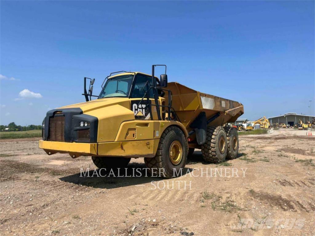 CAT 740B Karjeriniai savivarčiai