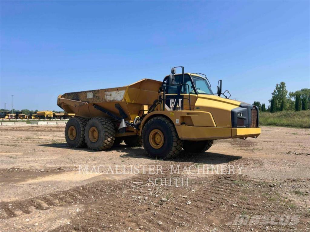 CAT 740B Karjeriniai savivarčiai