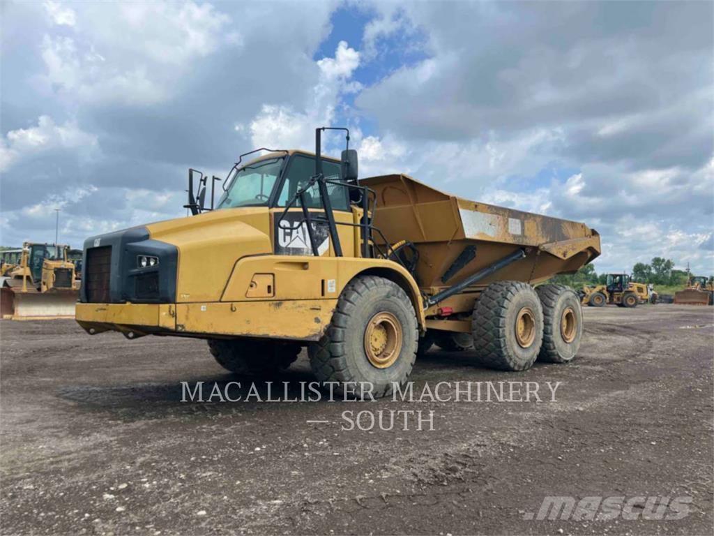 CAT 740B Karjeriniai savivarčiai
