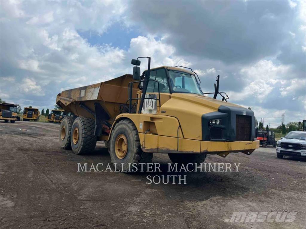 CAT 740B Karjeriniai savivarčiai