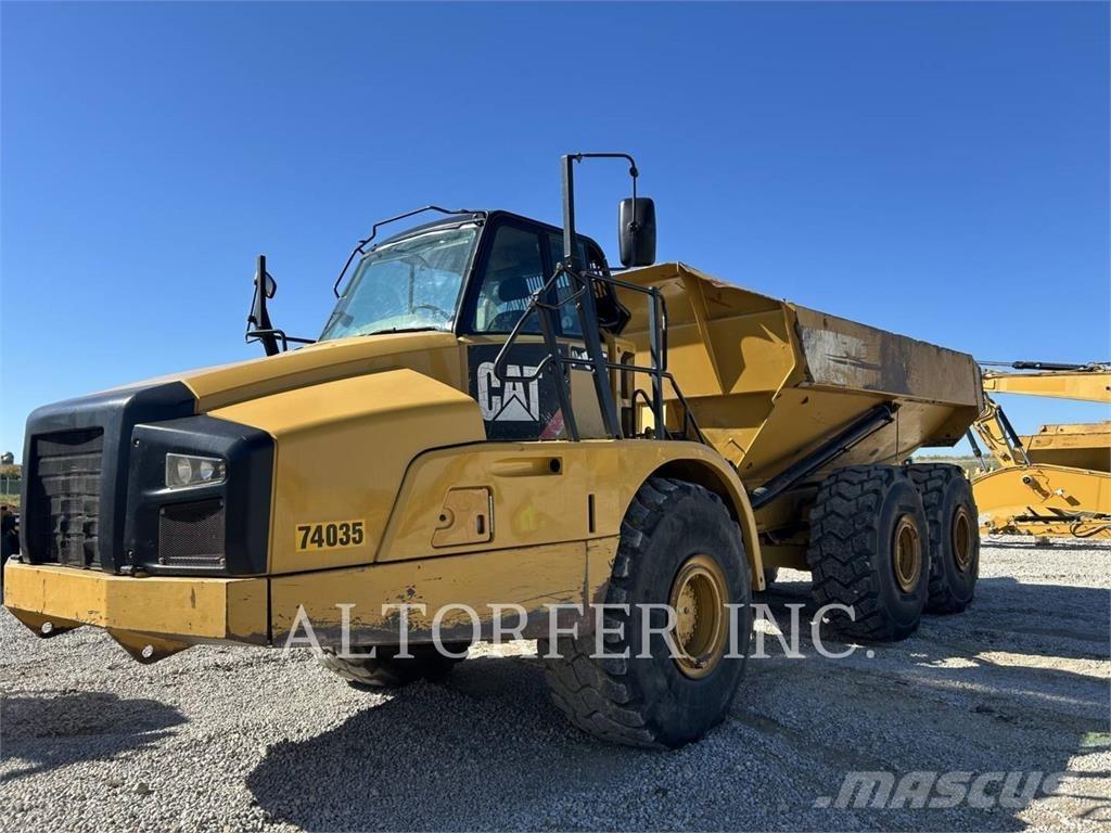 CAT 740B Karjeriniai savivarčiai