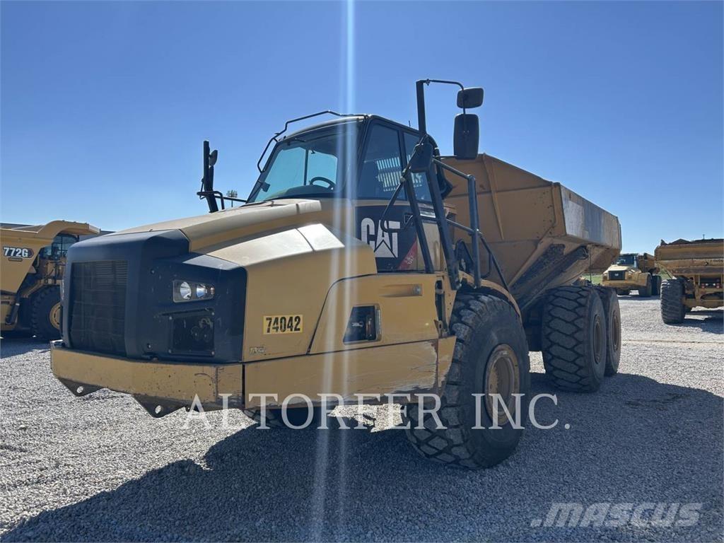 CAT 740B Karjeriniai savivarčiai