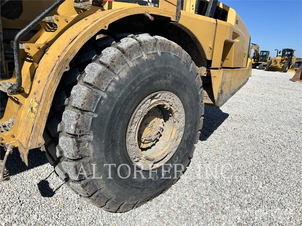 CAT 740B Karjeriniai savivarčiai