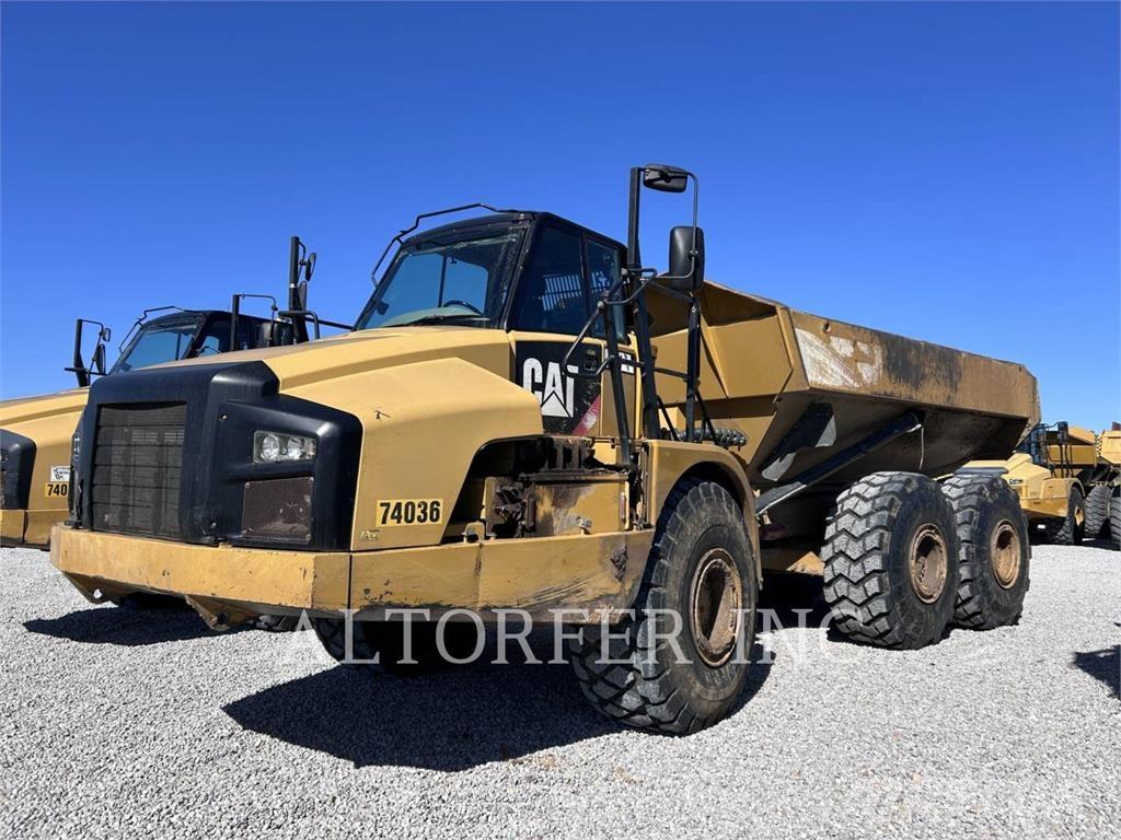 CAT 740B Karjeriniai savivarčiai