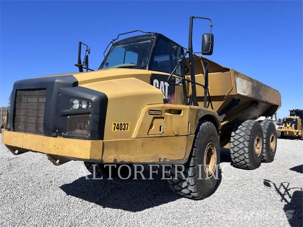 CAT 740B Karjeriniai savivarčiai