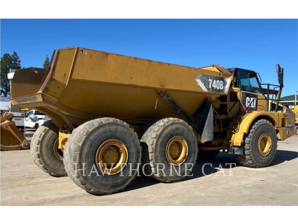 CAT 740B Karjeriniai savivarčiai