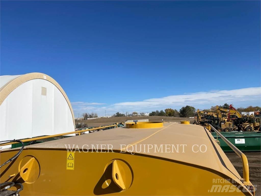 CAT 740B WT RB Vandens sunkvežimiai