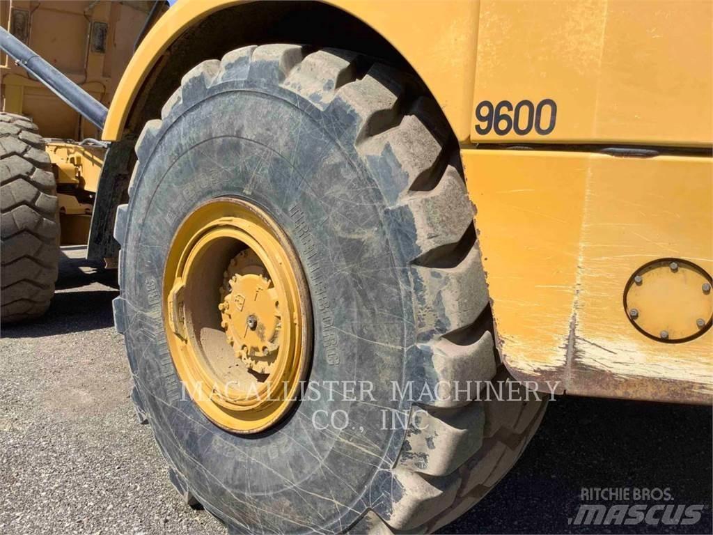 CAT 740GC Karjeriniai savivarčiai
