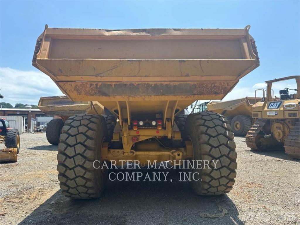 CAT 740GC Karjeriniai savivarčiai