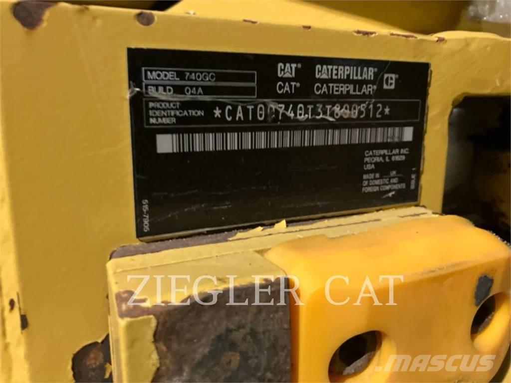 CAT 740GC Karjeriniai savivarčiai