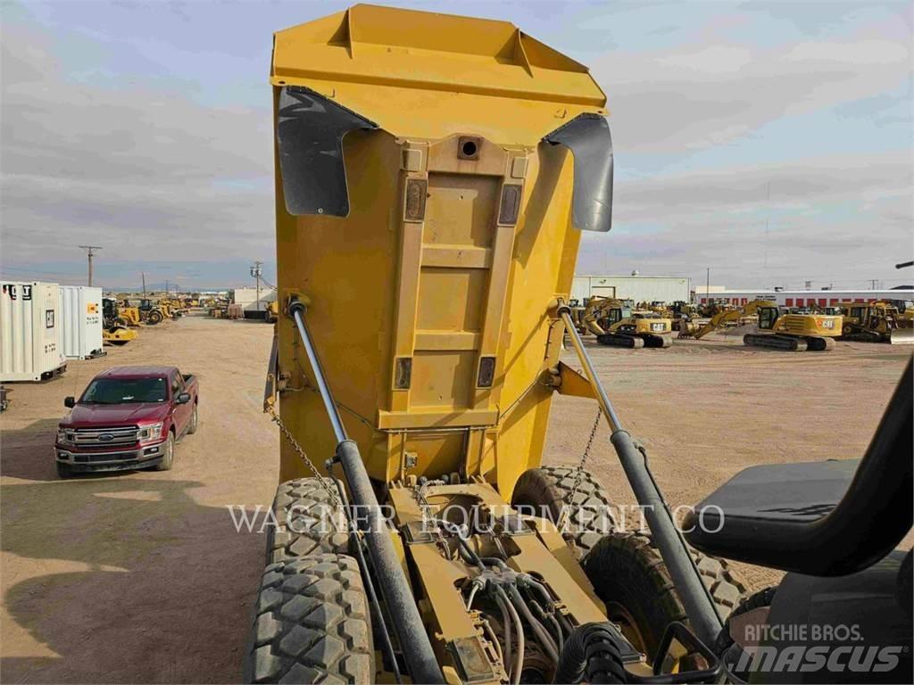 CAT 740GC Karjeriniai savivarčiai