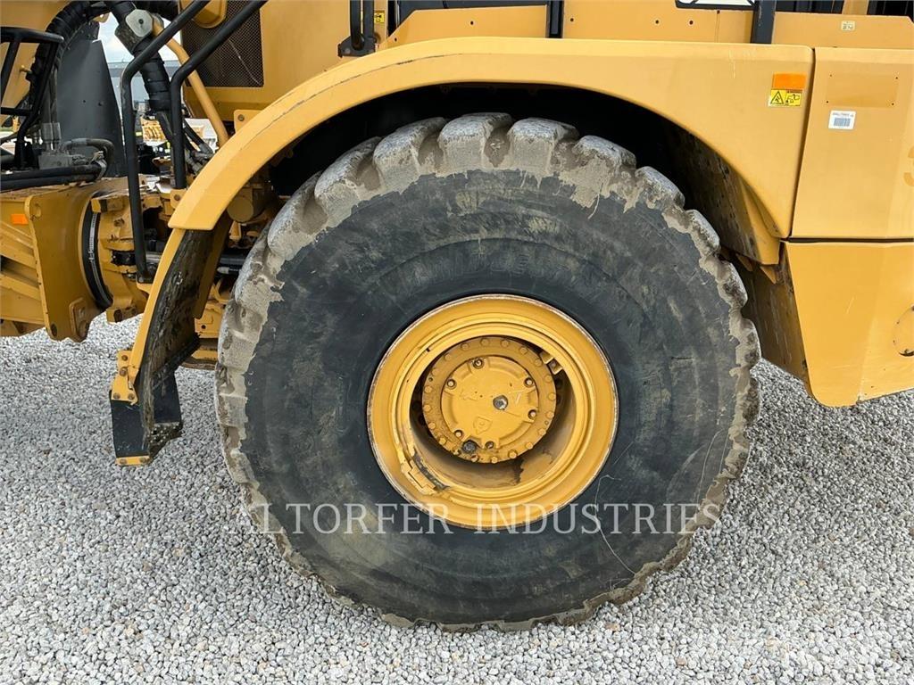 CAT 745 Karjeriniai savivarčiai