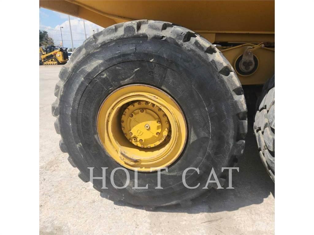 CAT 745 Karjeriniai savivarčiai
