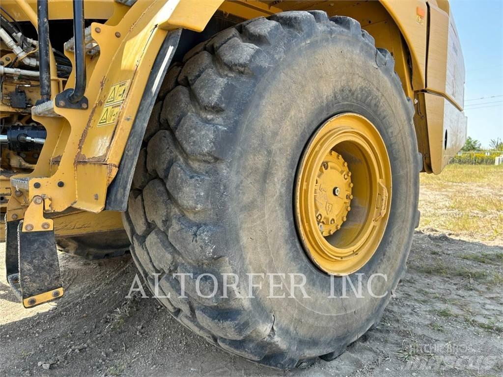 CAT 745 Karjeriniai savivarčiai