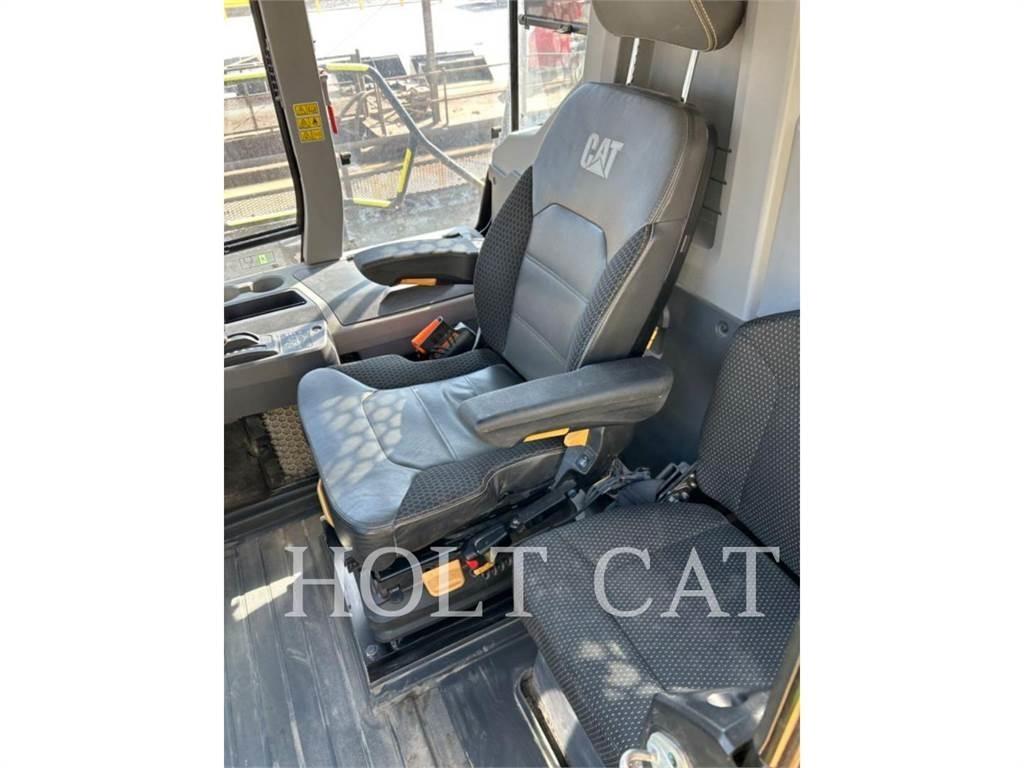 CAT 745 Karjeriniai savivarčiai