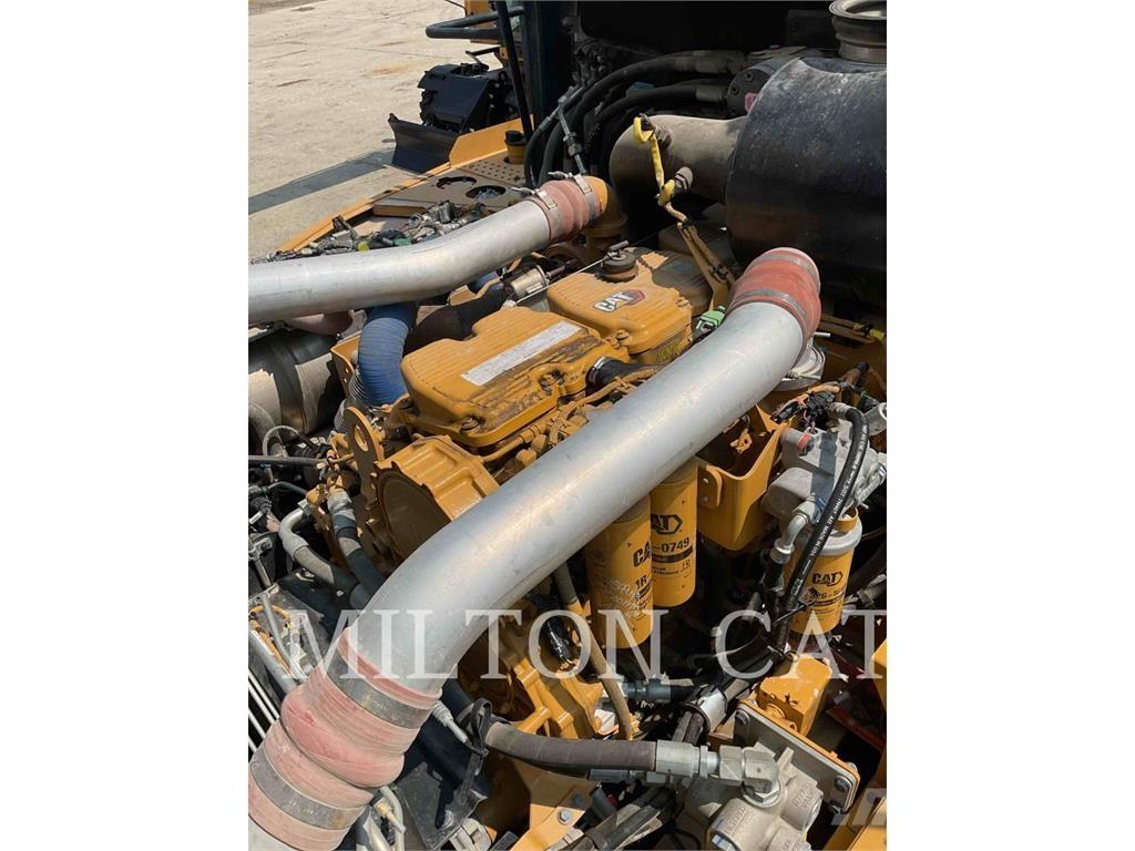 CAT 745 Karjeriniai savivarčiai