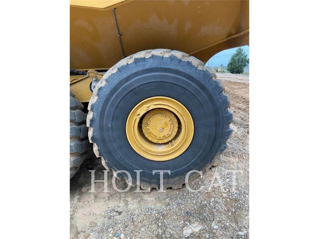 CAT 745 Karjeriniai savivarčiai