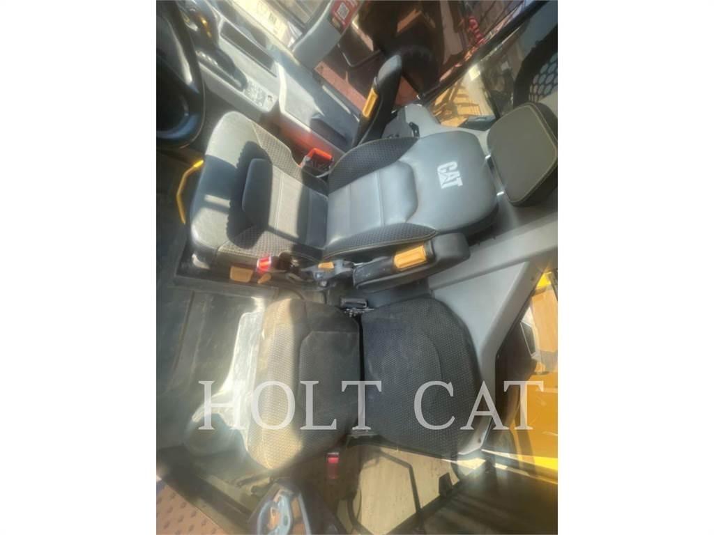 CAT 745 Karjeriniai savivarčiai
