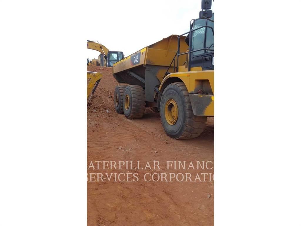 CAT 745 Karjeriniai savivarčiai