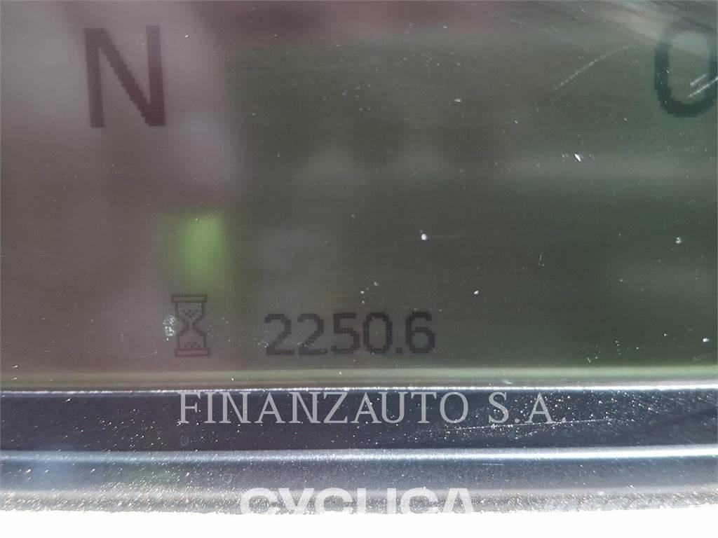 CAT 745 Karjeriniai savivarčiai