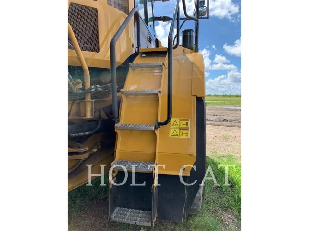 CAT 745 Karjeriniai savivarčiai