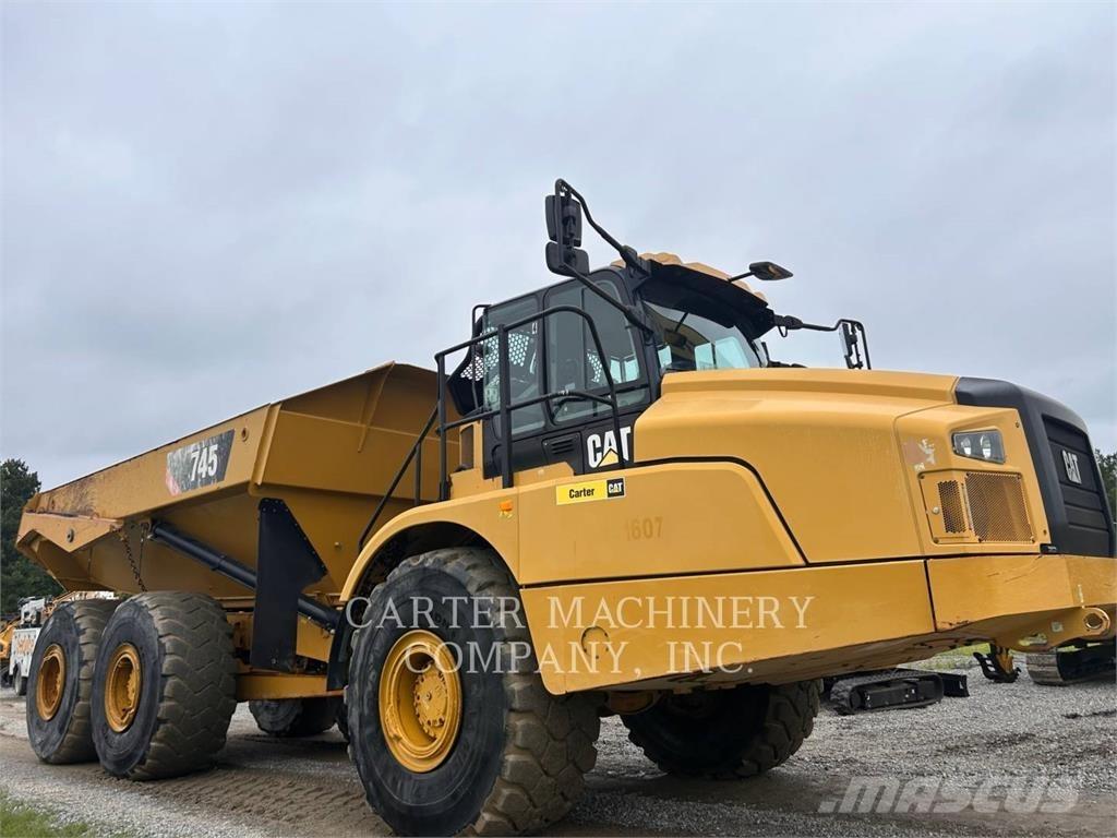 CAT 745 Karjeriniai savivarčiai