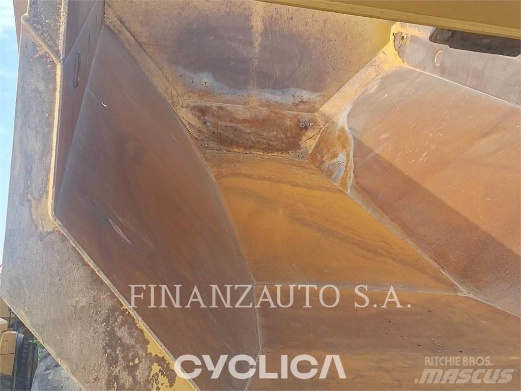 CAT 745 Karjeriniai savivarčiai