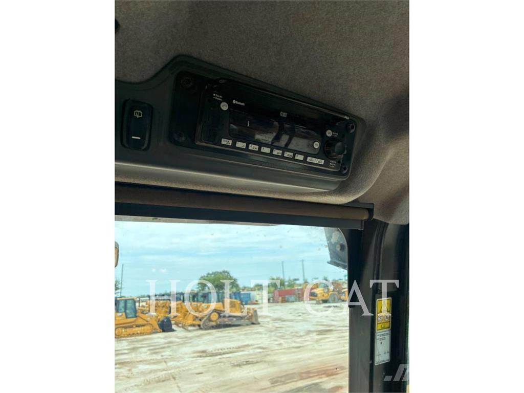 CAT 745 Karjeriniai savivarčiai