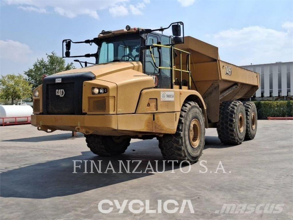 CAT 745 Karjeriniai savivarčiai