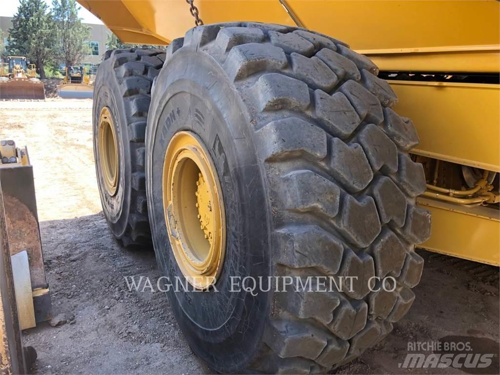 CAT 745 Karjeriniai savivarčiai