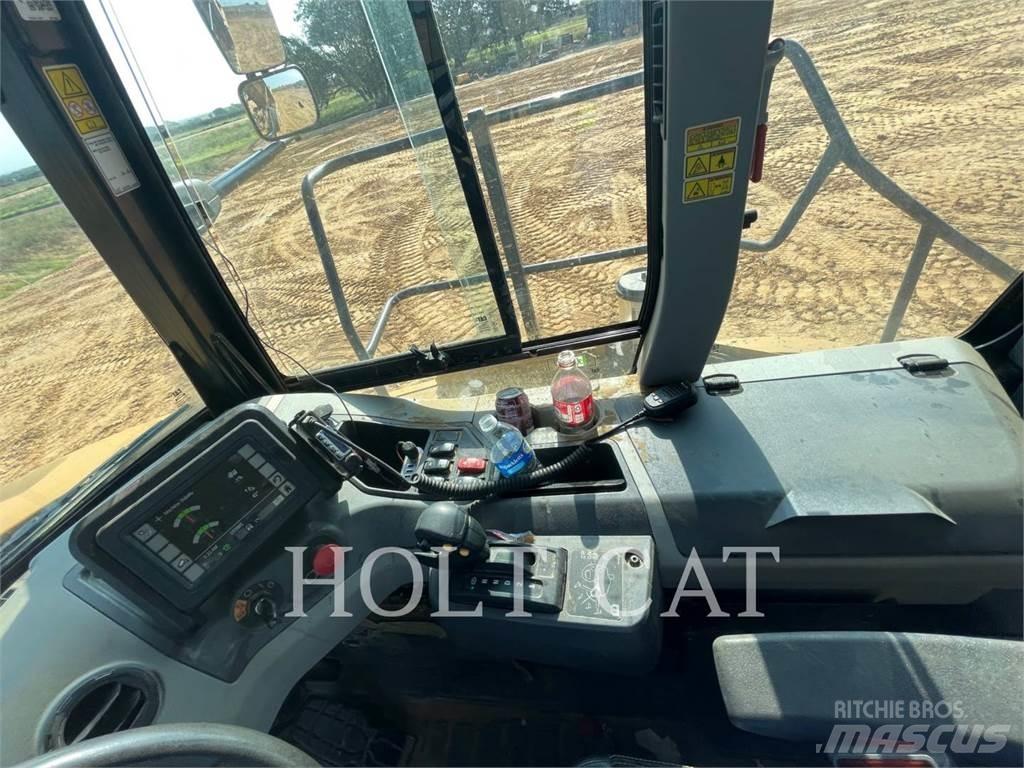 CAT 745-04 Karjeriniai savivarčiai