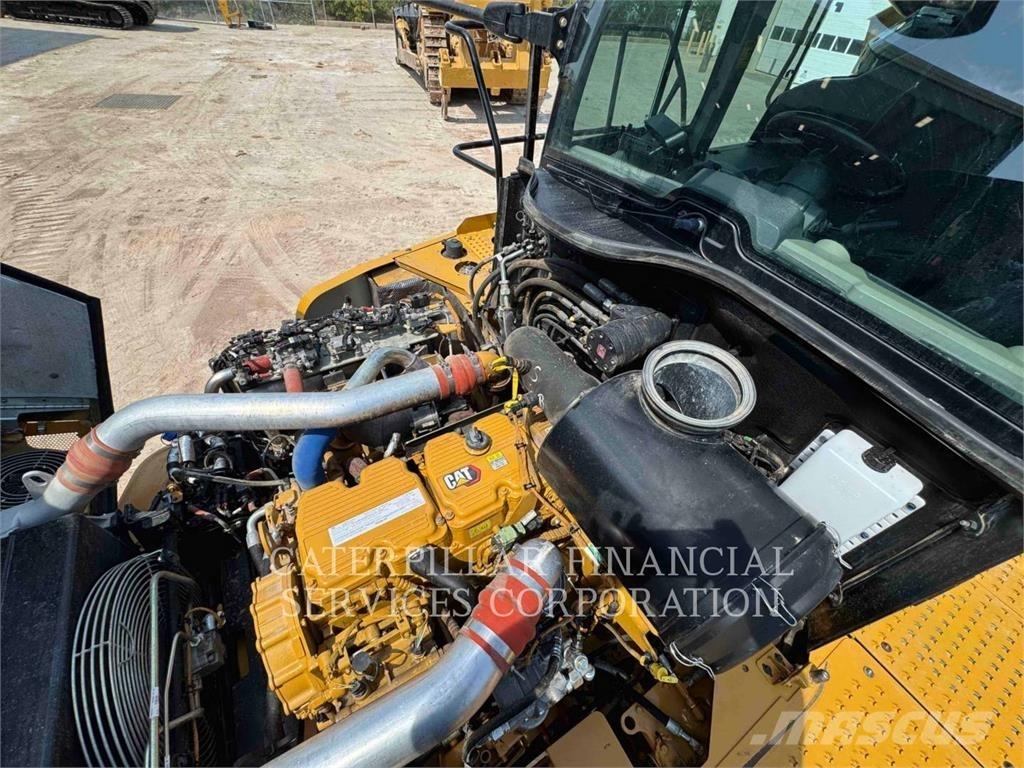 CAT 745-04 Karjeriniai savivarčiai
